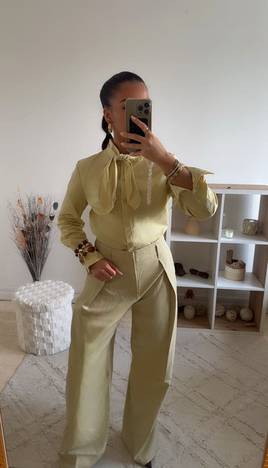 Pantalon tailleur vert seul